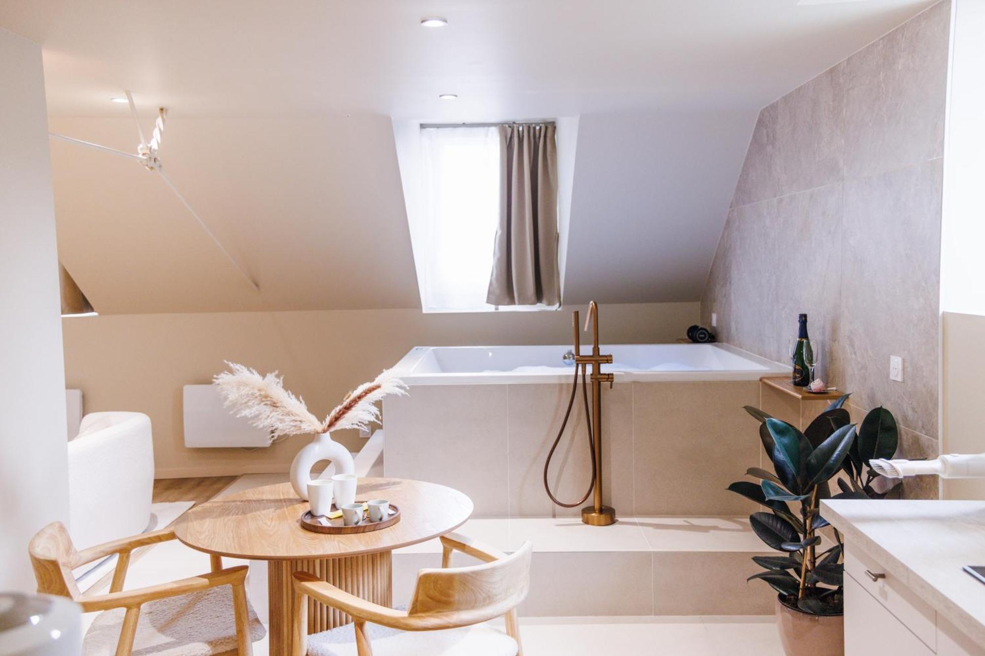 Eden Room - Luxe, Balneo & Sauna Le Mans Bagian luar foto