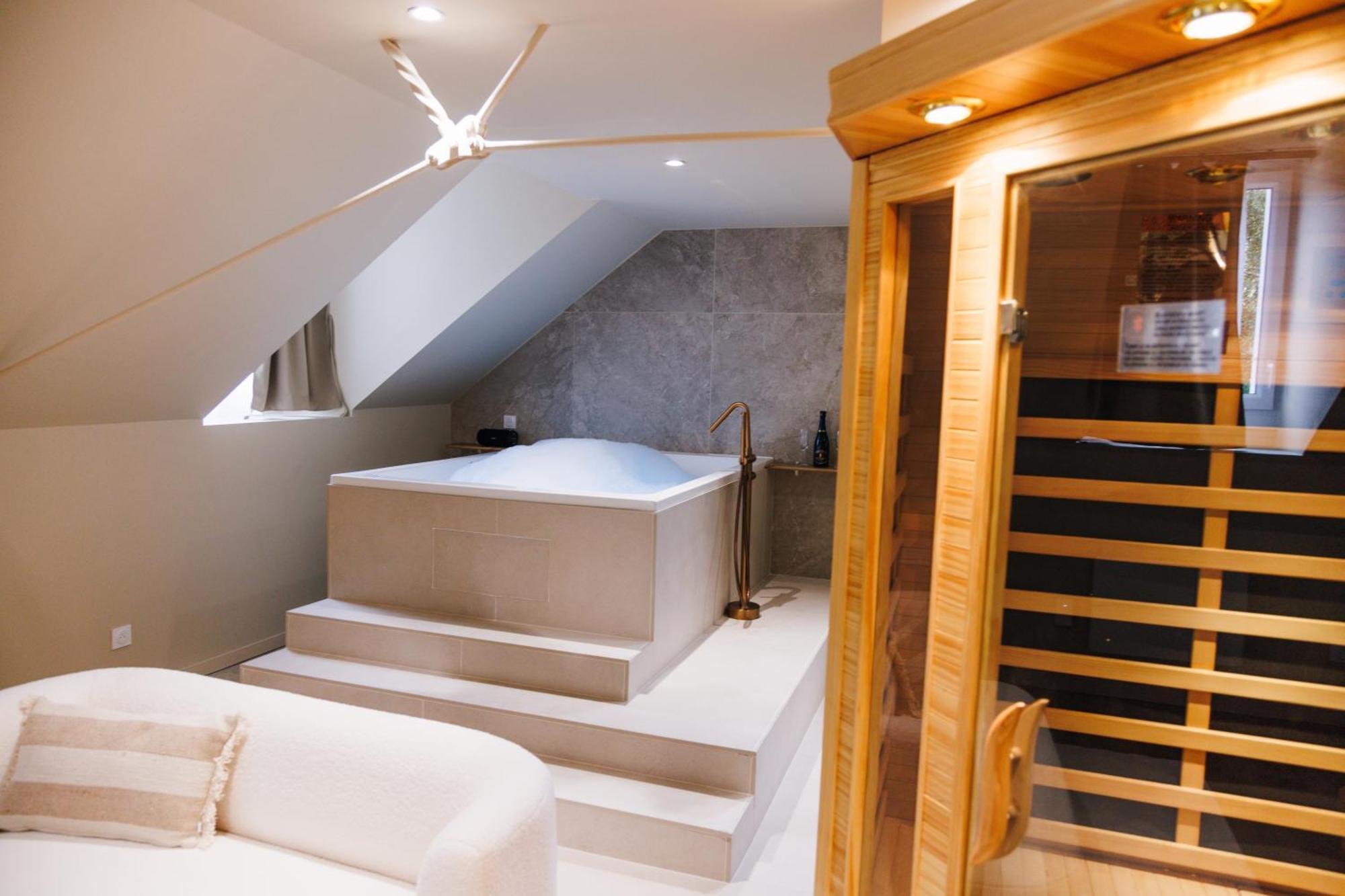 Eden Room - Luxe, Balneo & Sauna Le Mans Bagian luar foto